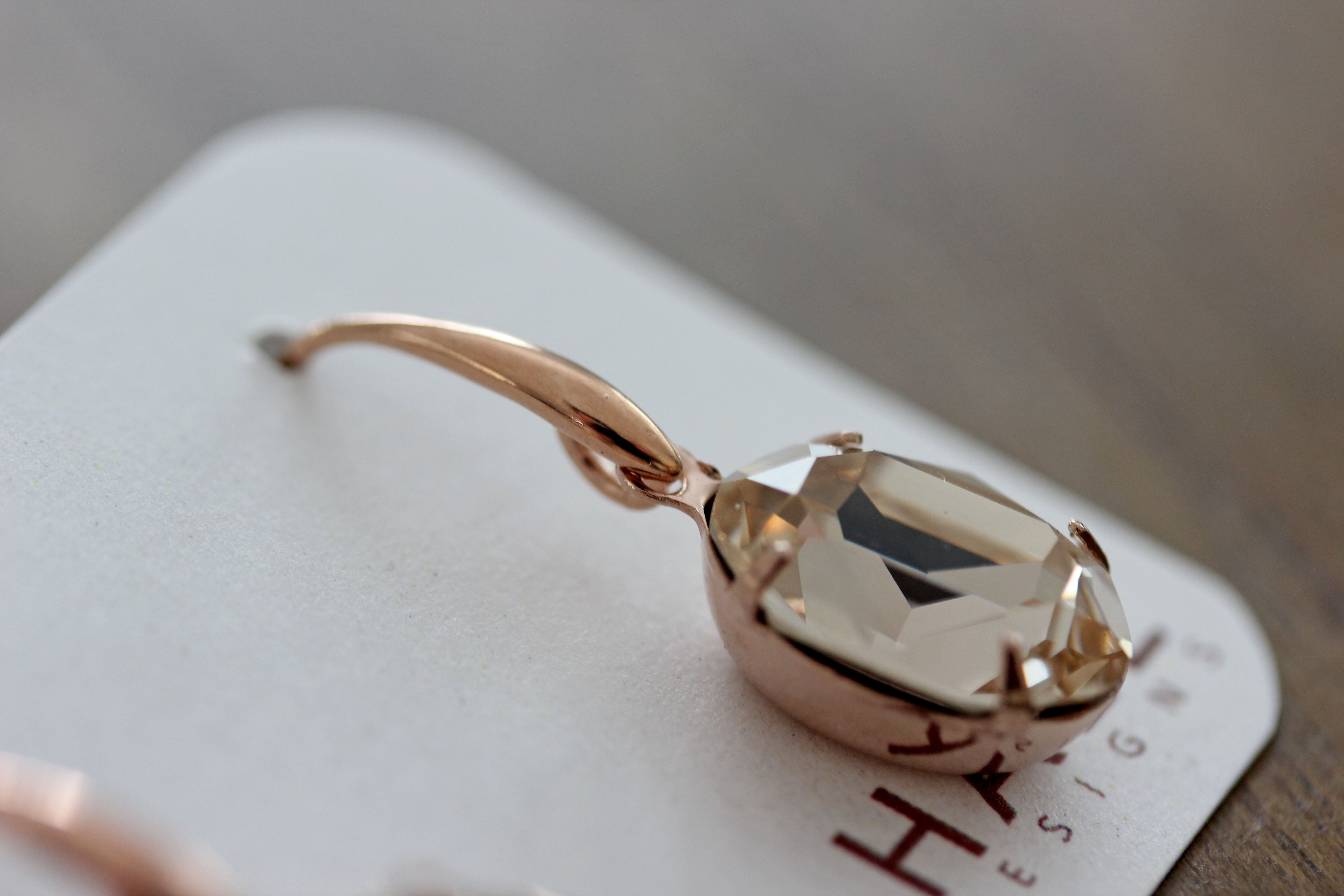 Solitaire Oval Drops in Gold